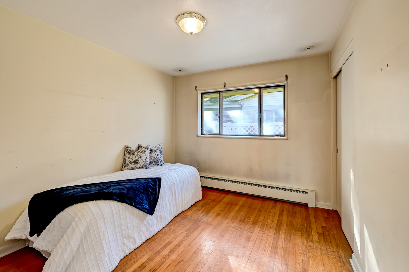 2316 Boeger Avenue, Westchester, IL 60154