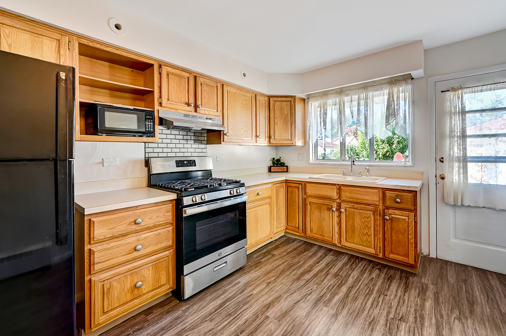 2316 Boeger Avenue, Westchester, IL 60154