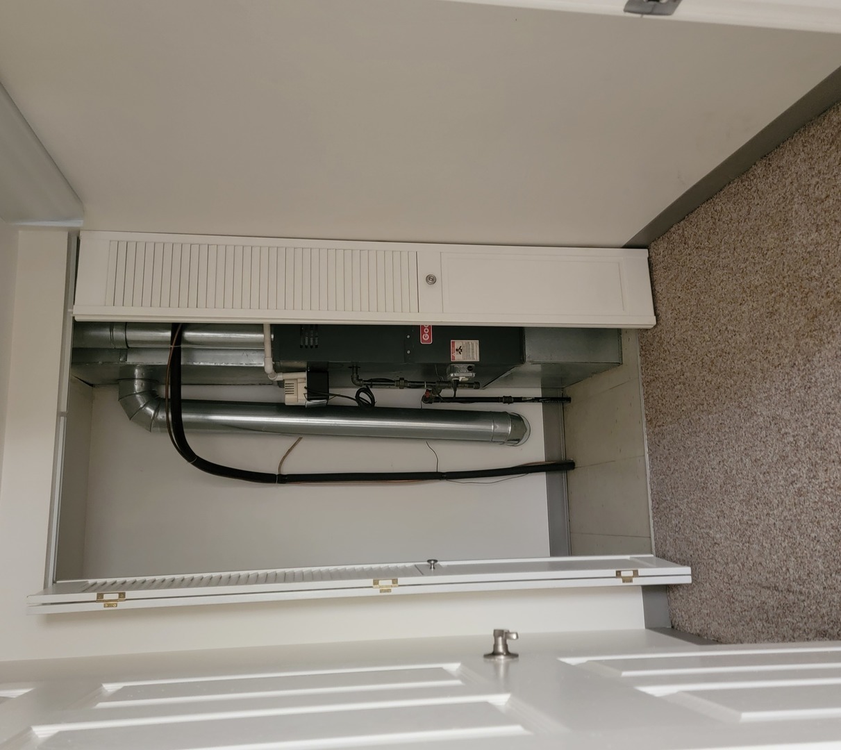 8621 US Highway 12 Highway, Richmond, IL 60071