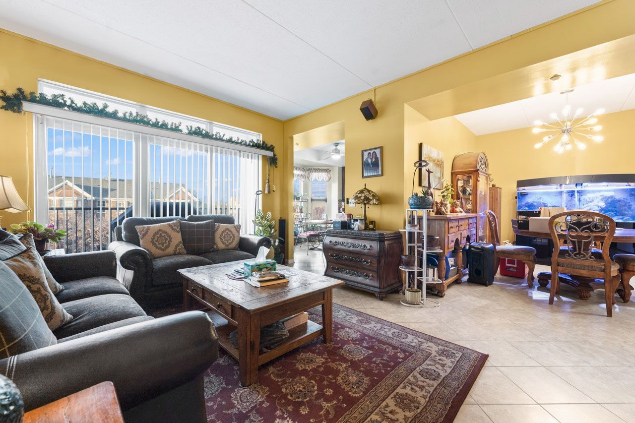 511 Prestwick Lane #302, Wheeling, IL 60090