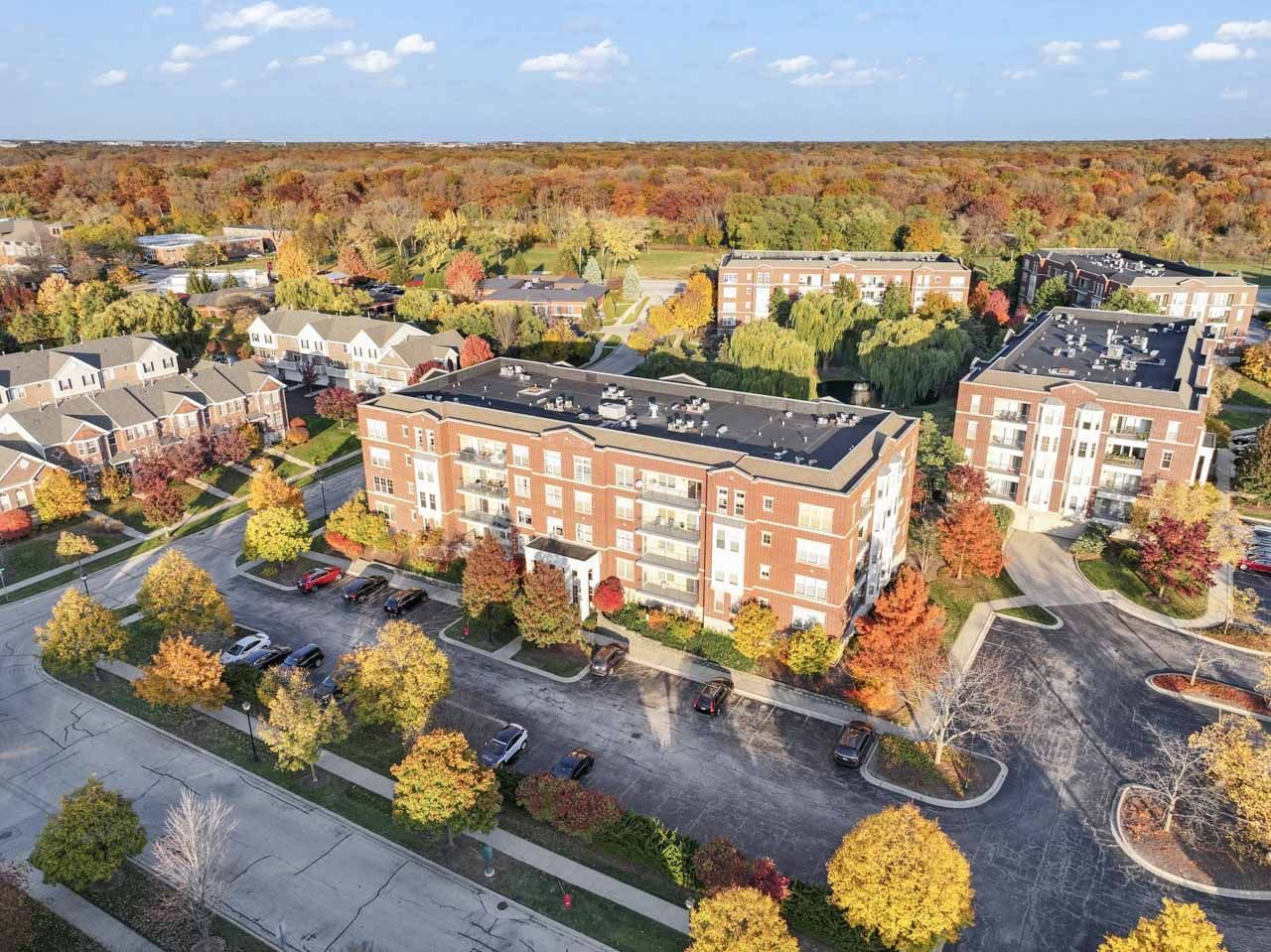 511 Prestwick Lane #302, Wheeling, IL 60090