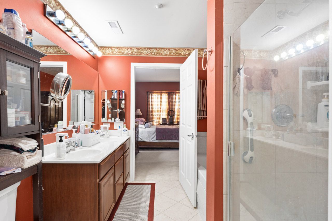 511 Prestwick Lane #302, Wheeling, IL 60090