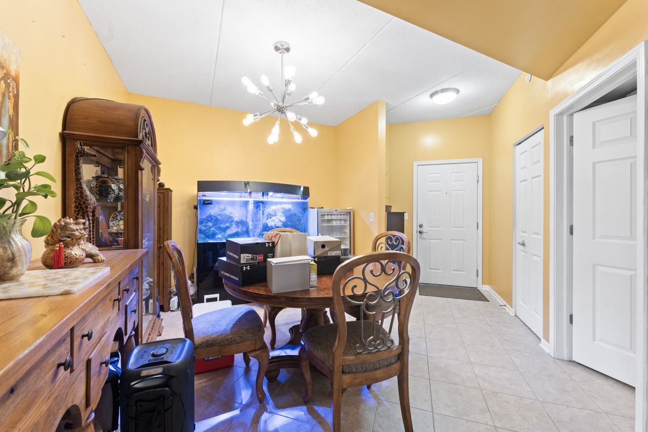 511 Prestwick Lane #302, Wheeling, IL 60090