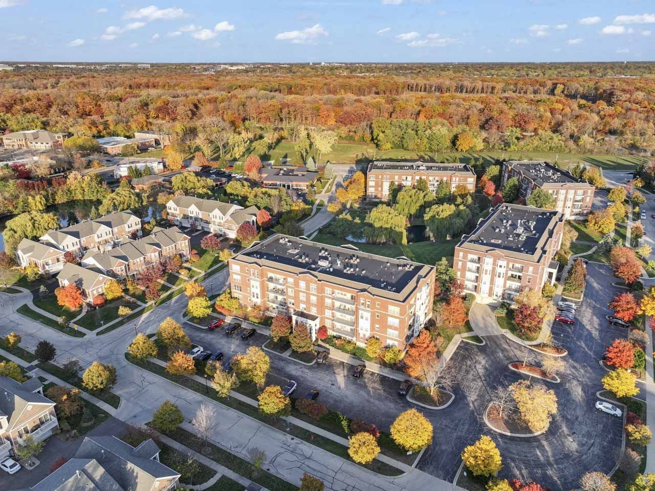 511 Prestwick Lane #302, Wheeling, IL 60090