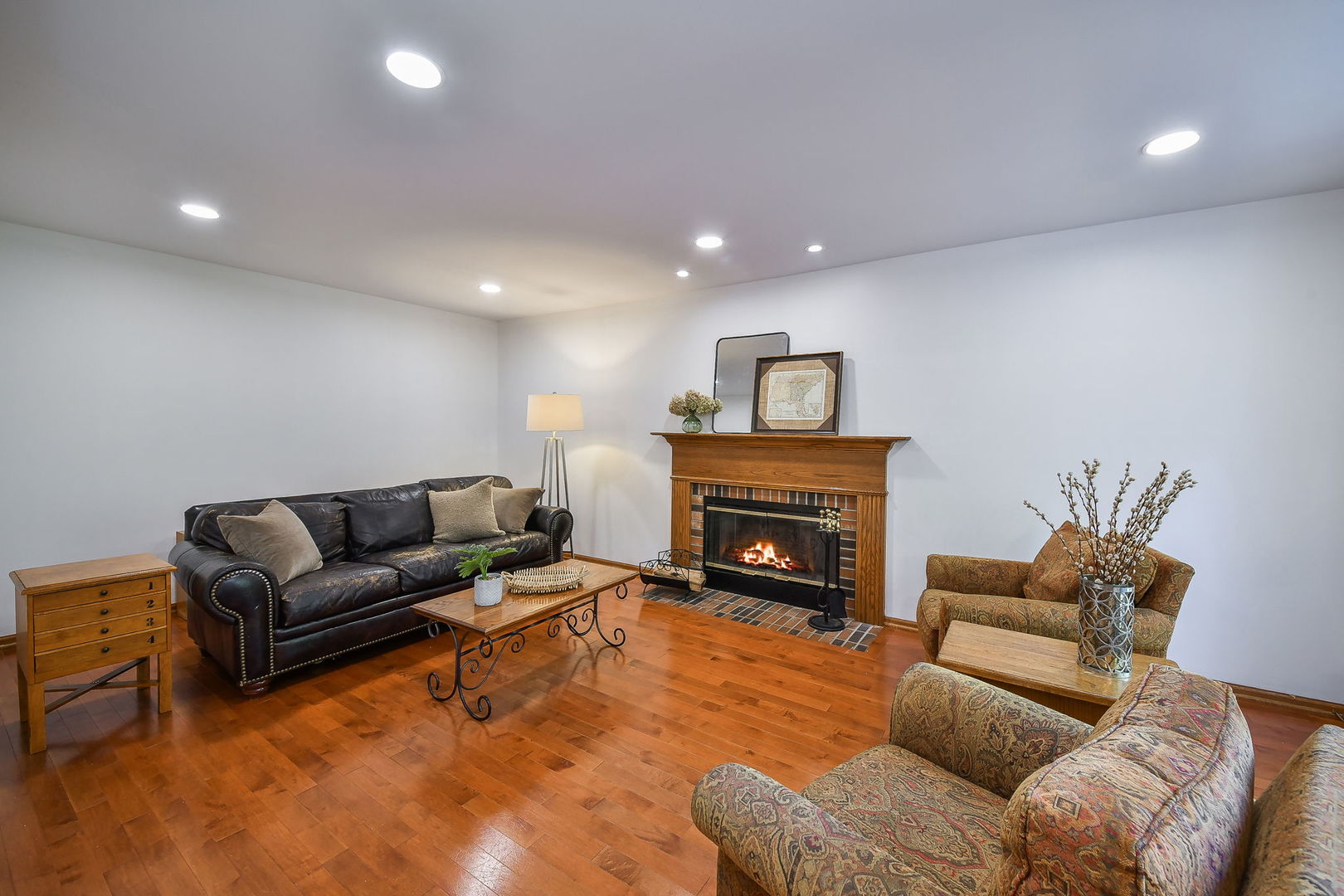 39W644 Harvey Square, Geneva, IL 60134