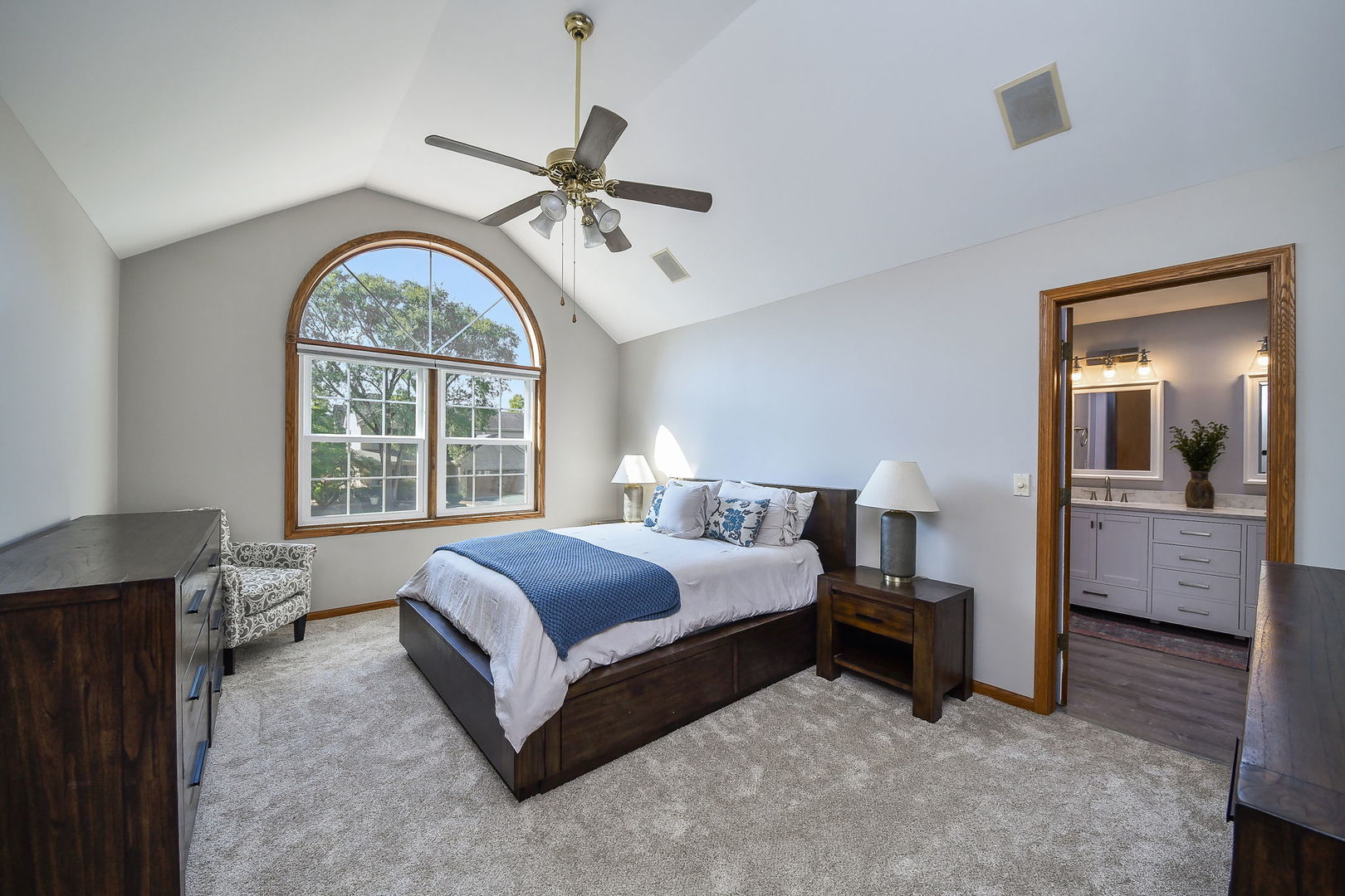 39W644 Harvey Square, Geneva, IL 60134