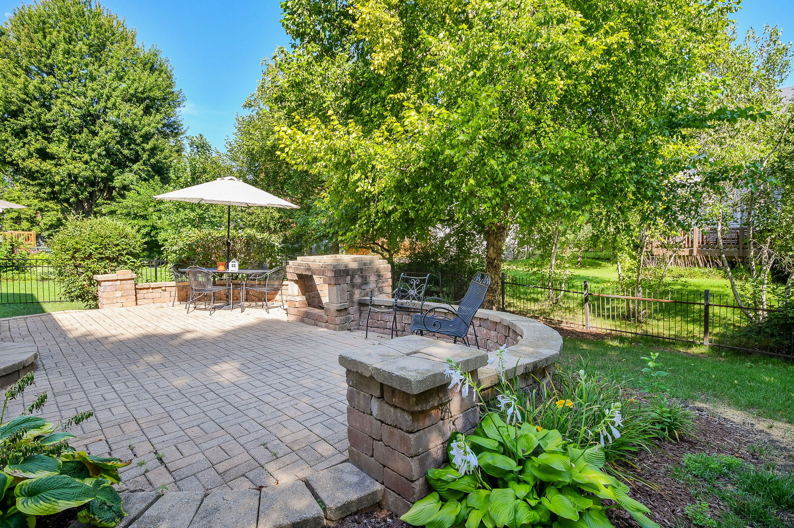 39W644 Harvey Square, Geneva, IL 60134