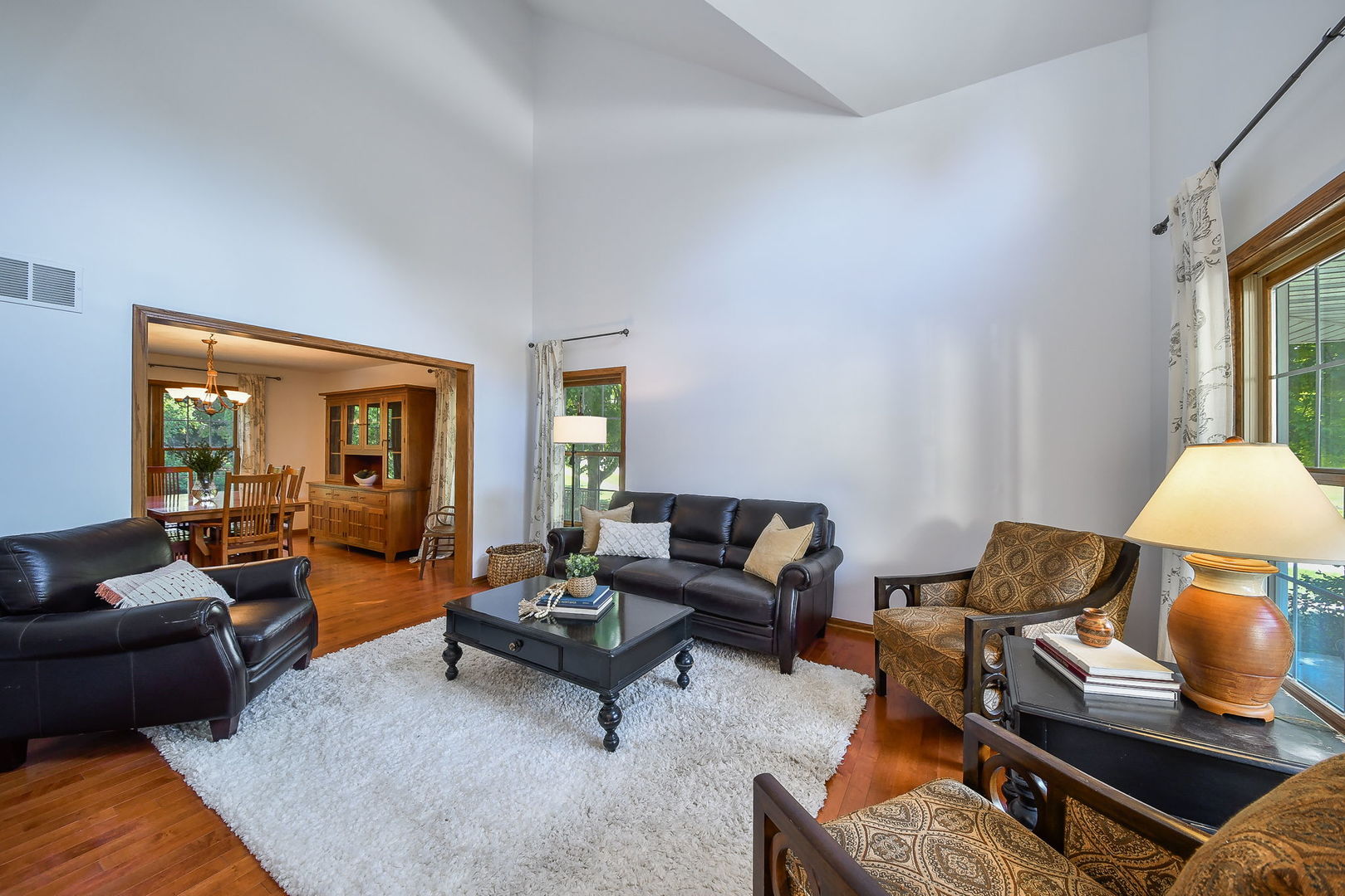 39W644 Harvey Square, Geneva, IL 60134