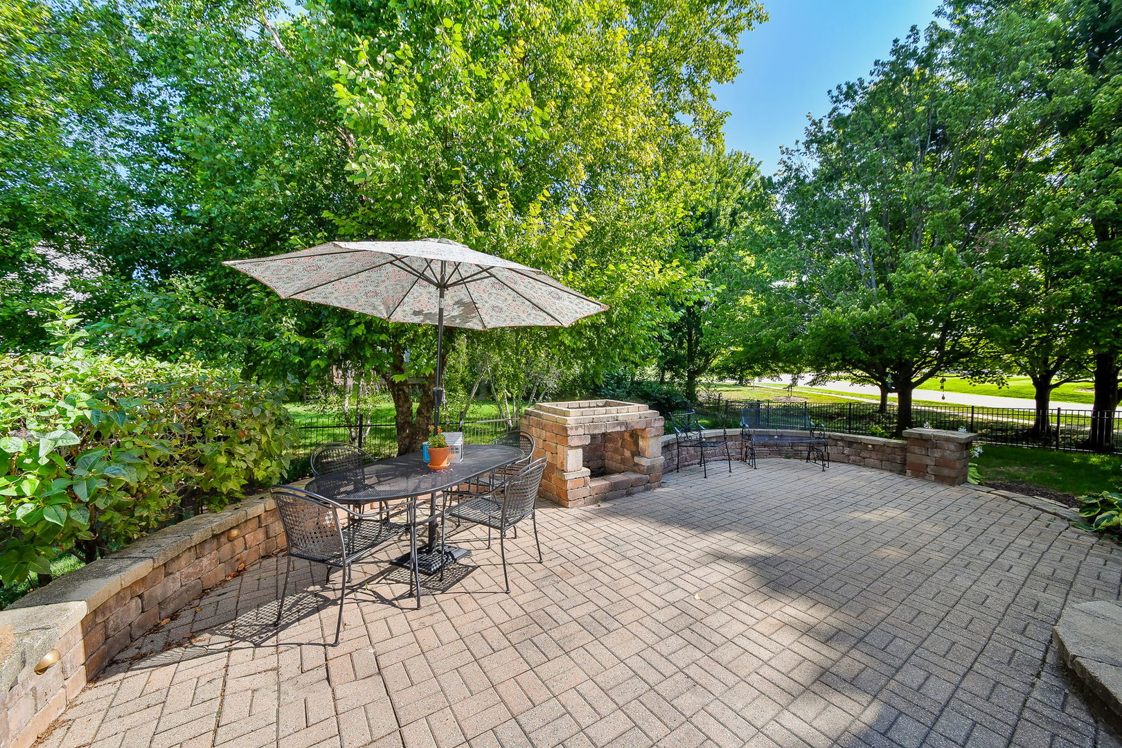 39W644 Harvey Square, Geneva, IL 60134