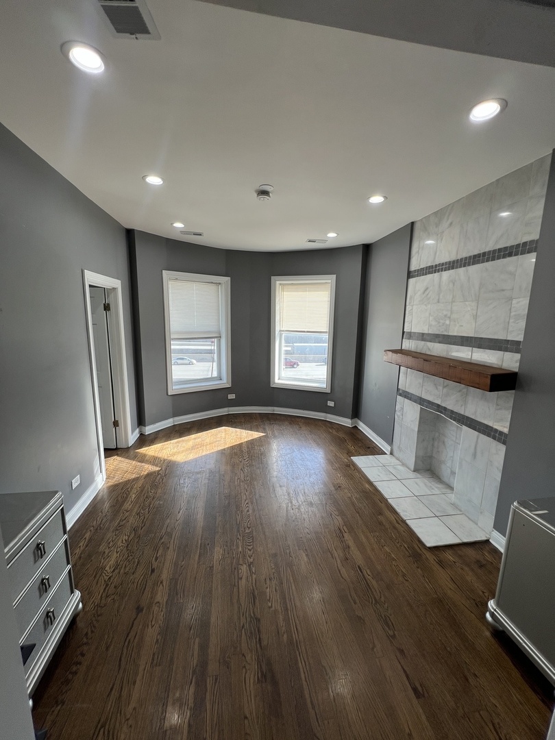 5354 S Wells Street, Chicago, IL 60609