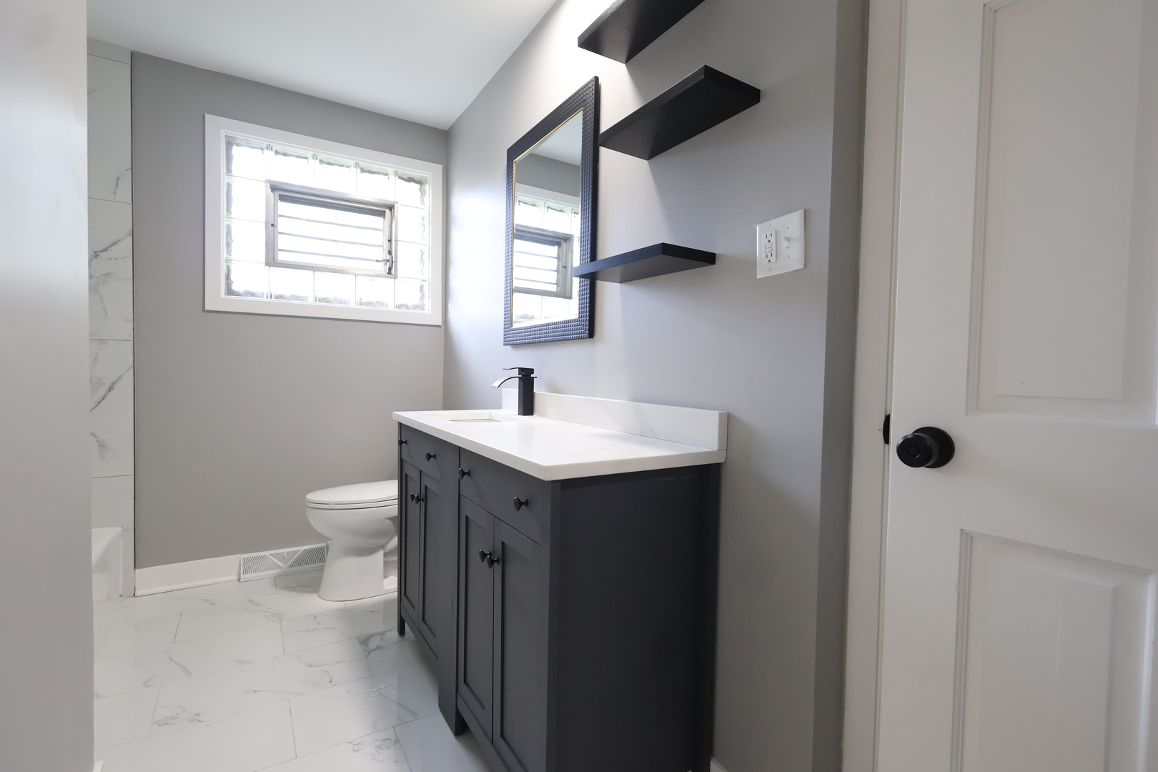 15742 E End Avenue, Dolton, IL 60419