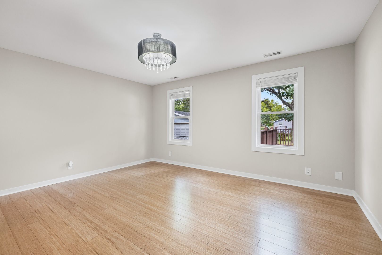 17914 W Twin Lakes Boulevard, Grayslake, IL 60030