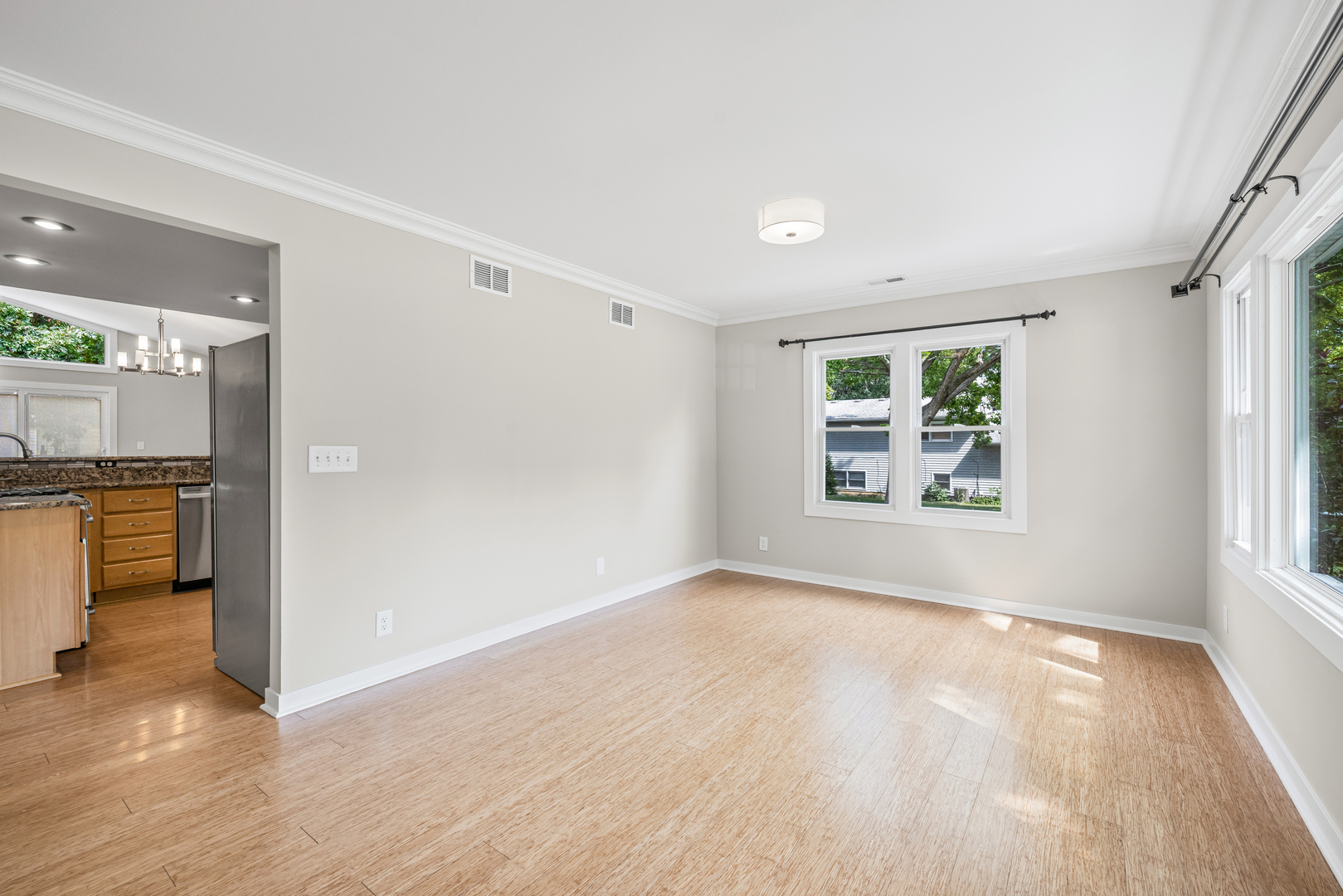 17914 W Twin Lakes Boulevard, Grayslake, IL 60030