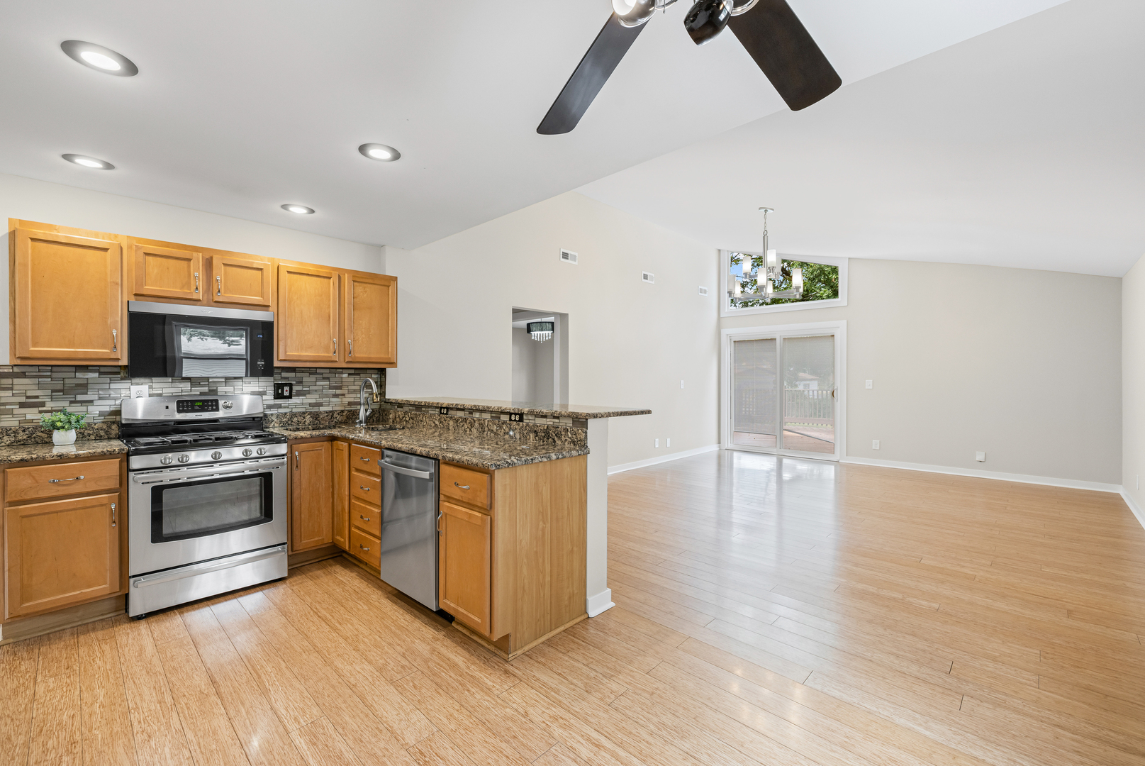 17914 W Twin Lakes Boulevard, Grayslake, IL 60030