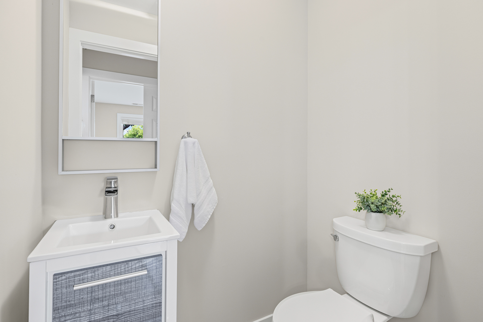 17914 W Twin Lakes Boulevard, Grayslake, IL 60030