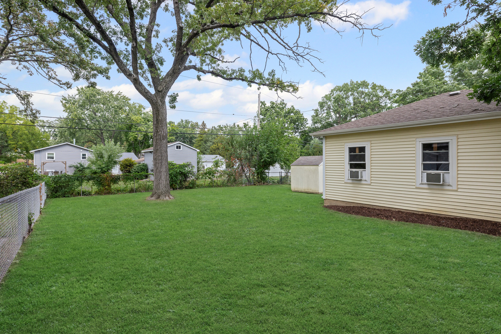 17914 W Twin Lakes Boulevard, Grayslake, IL 60030