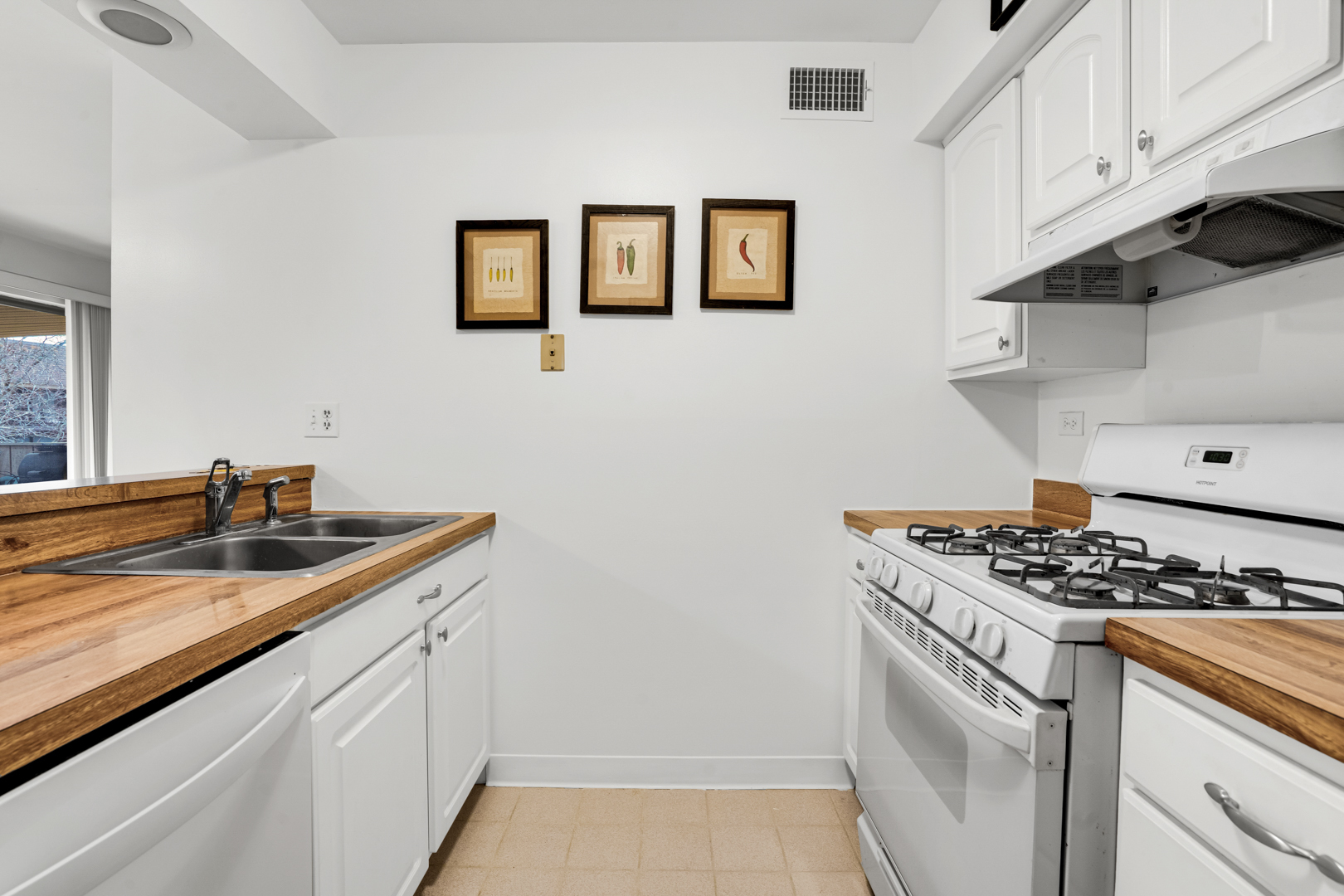 150 E Fountainview Lane #3B, Lombard, IL 60148