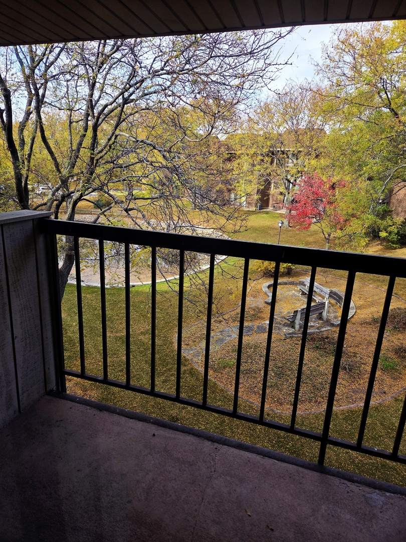 150 E Fountainview Lane #3B, Lombard, IL 60148