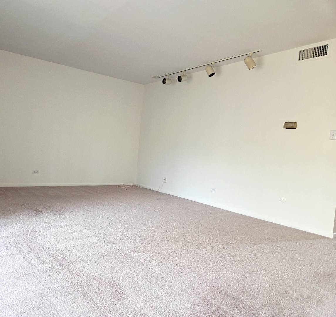 150 E Fountainview Lane #3B, Lombard, IL 60148