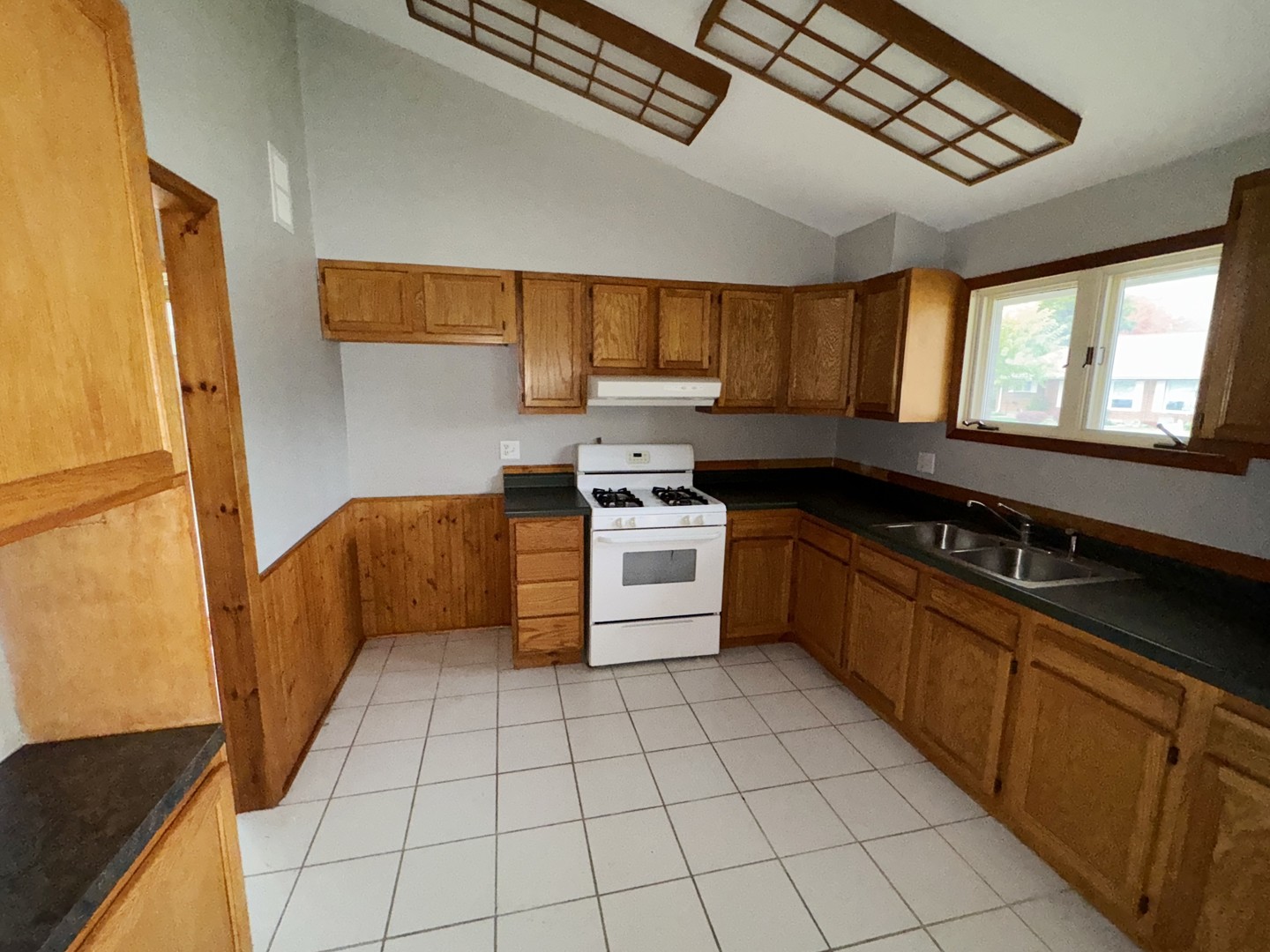 1612 Golfview Road, Rantoul, IL 61866