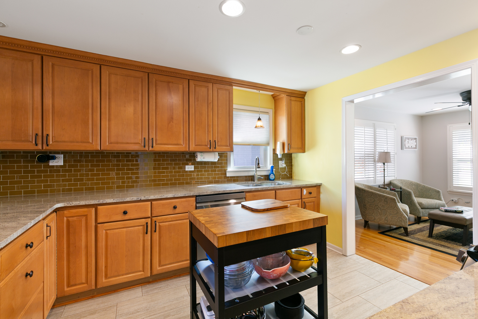 12243 S 76th Avenue, Palos Heights, IL 60463