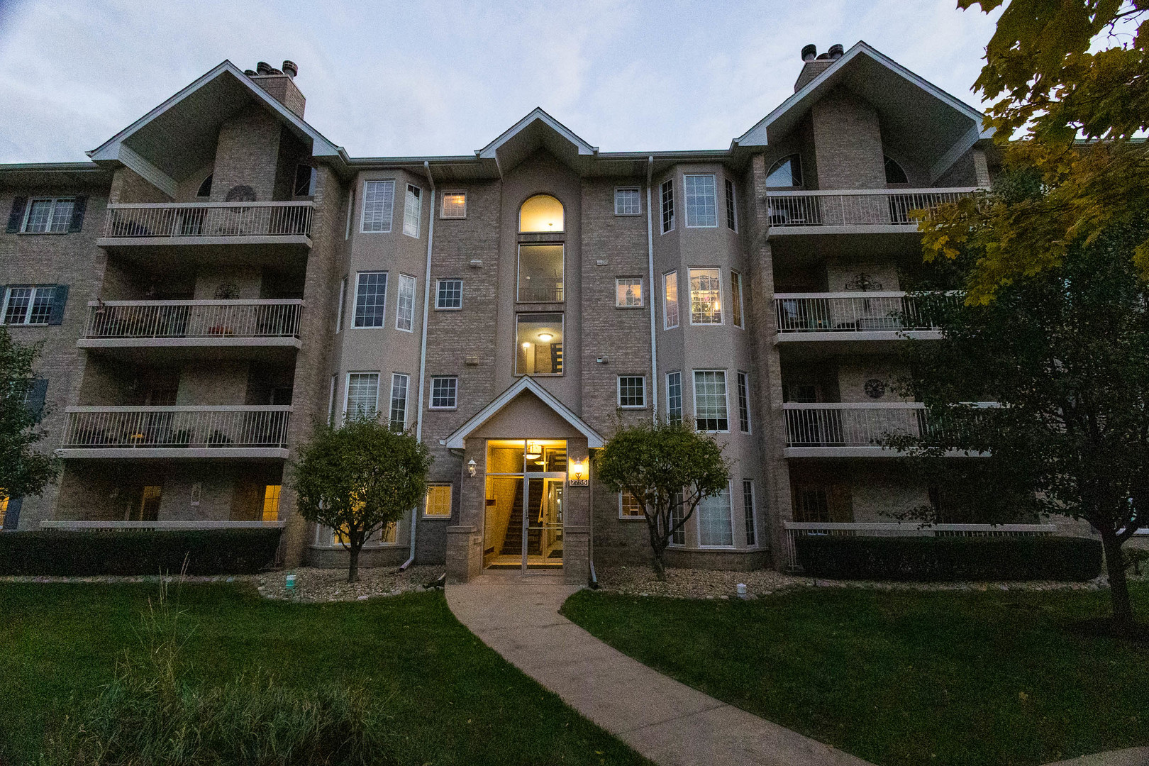 7755 BRISTOL PARK Drive #1NE, Tinley Park, IL 60477