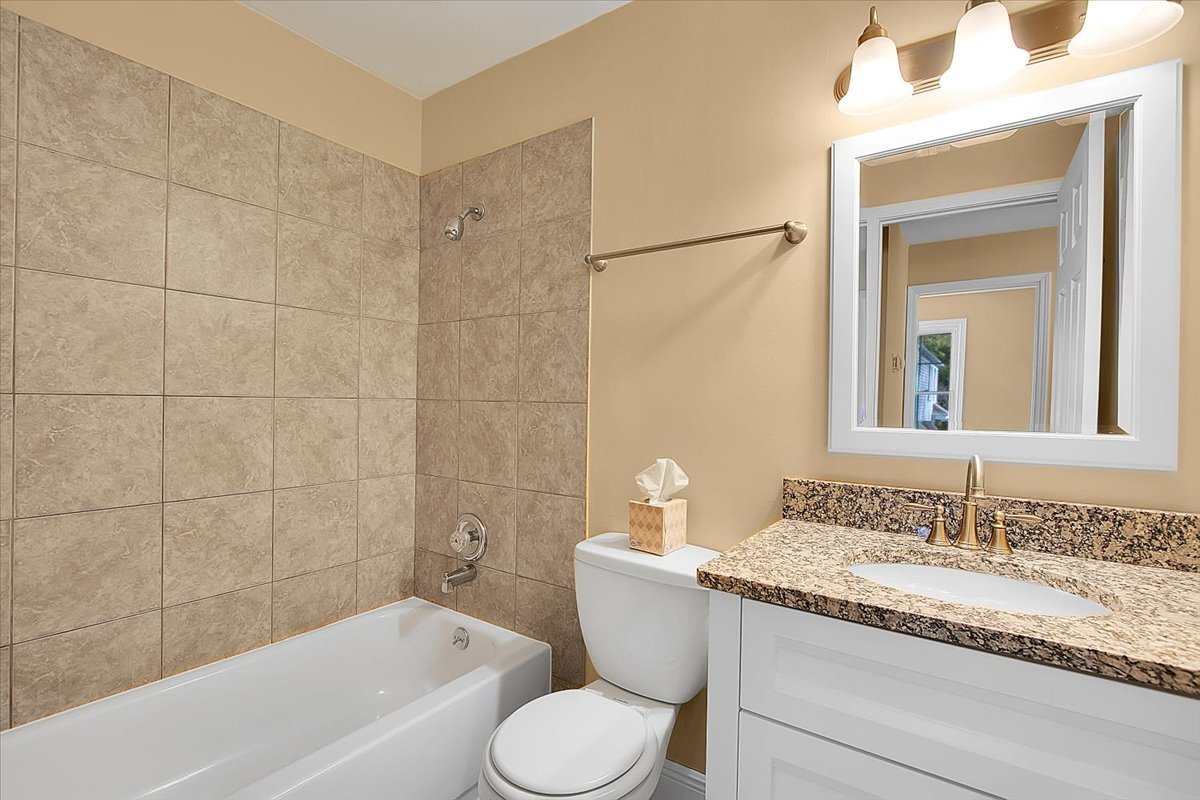 488 Darlene Lane #D, Glendale Heights, IL 60139