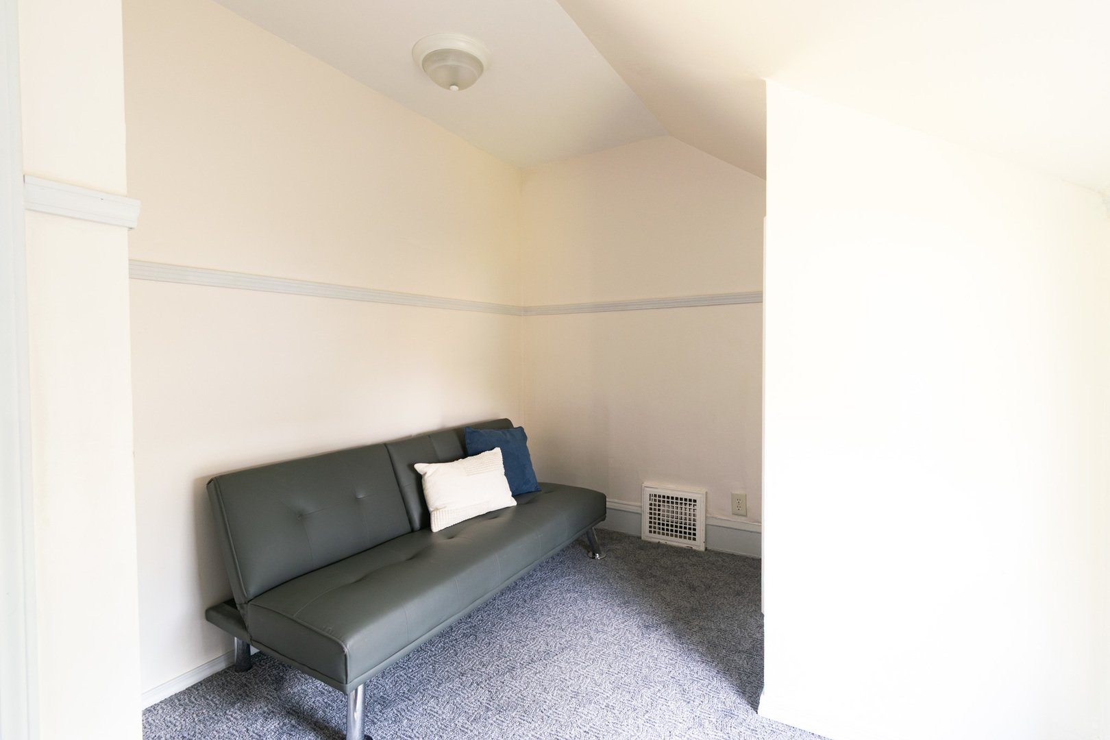 614 N 1st Street, Rockford, IL 61107