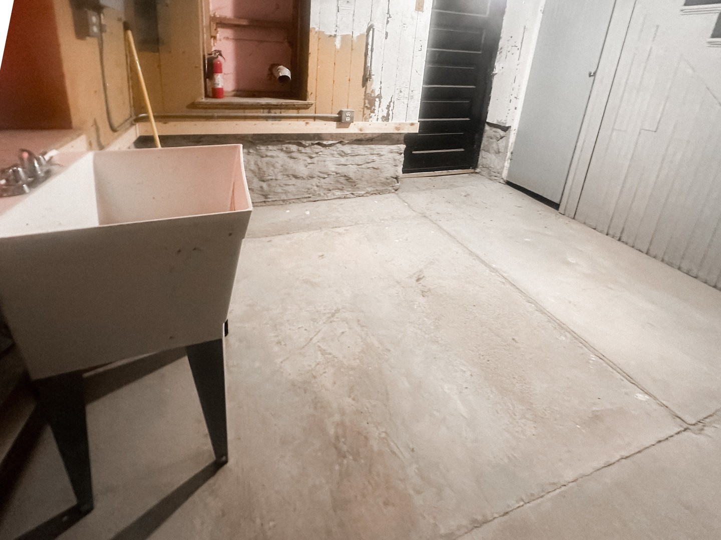 614 N 1st Street, Rockford, IL 61107