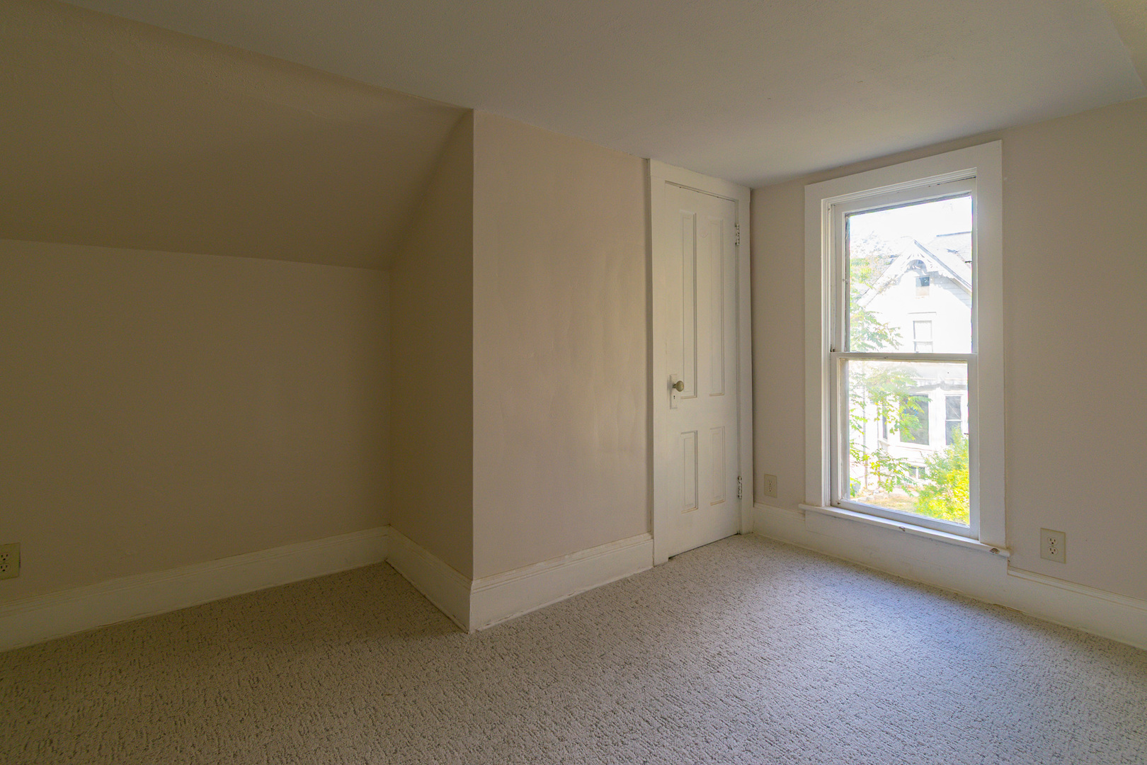 614 N 1st Street, Rockford, IL 61107