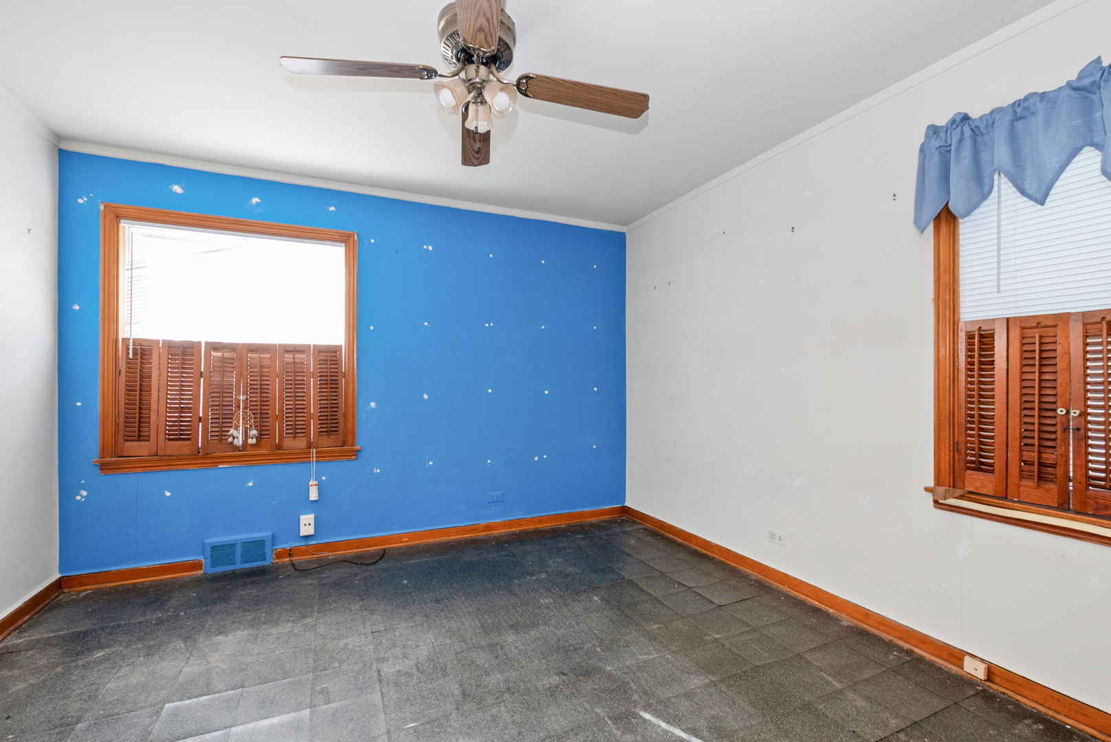 8834 S Oglesby Avenue, Chicago, IL 60617