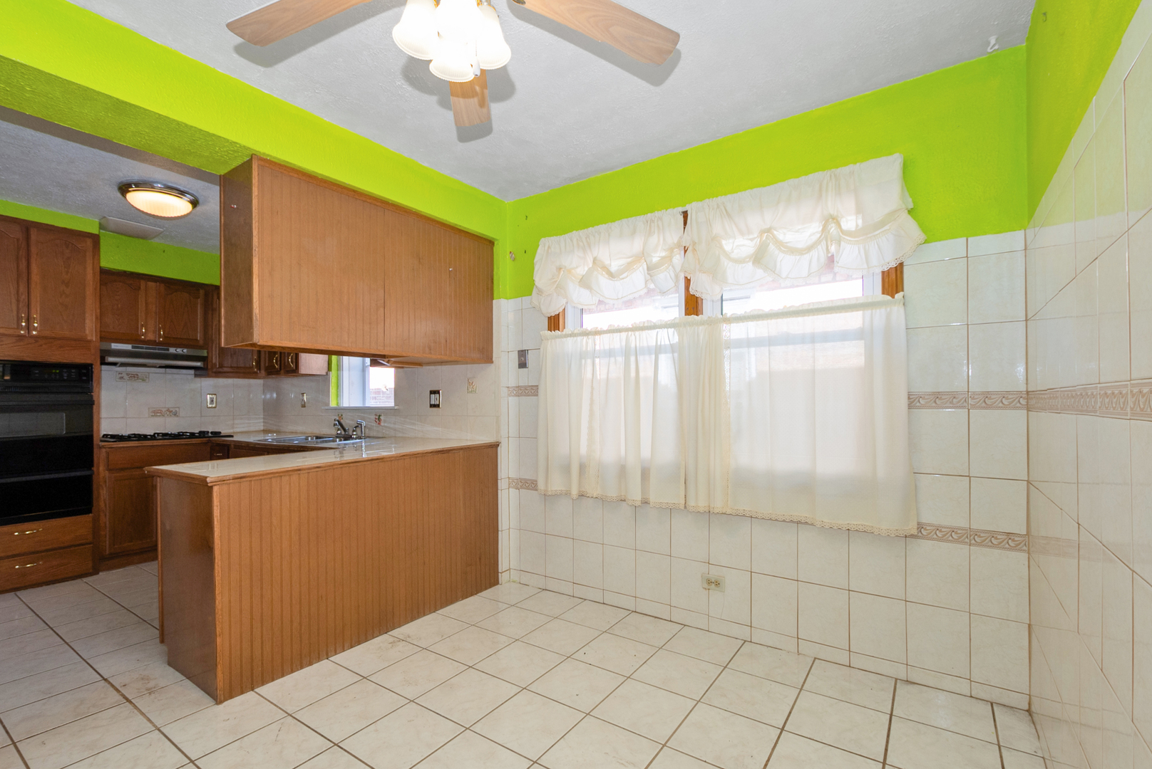 8834 S Oglesby Avenue, Chicago, IL 60617