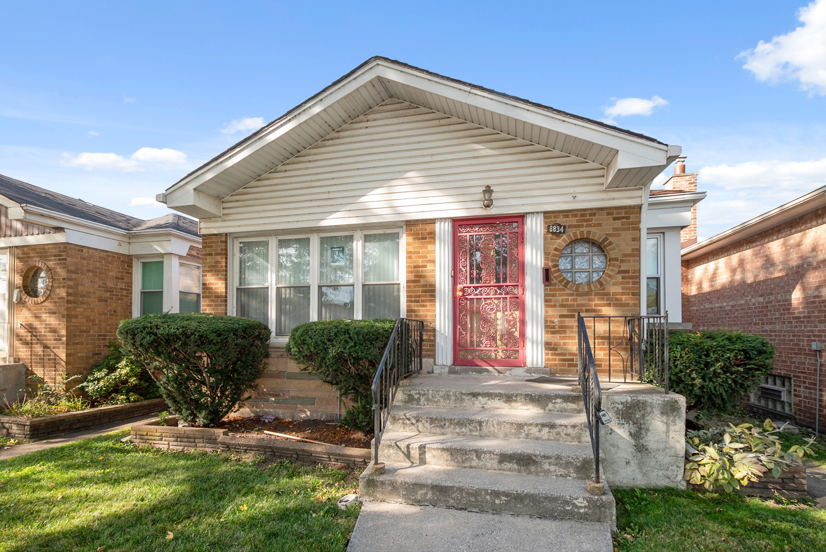 8834 S Oglesby Avenue, Chicago, IL 60617