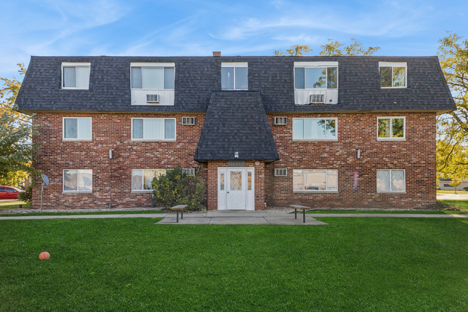 17220 71st Avenue #11, Tinley Park, IL 60477