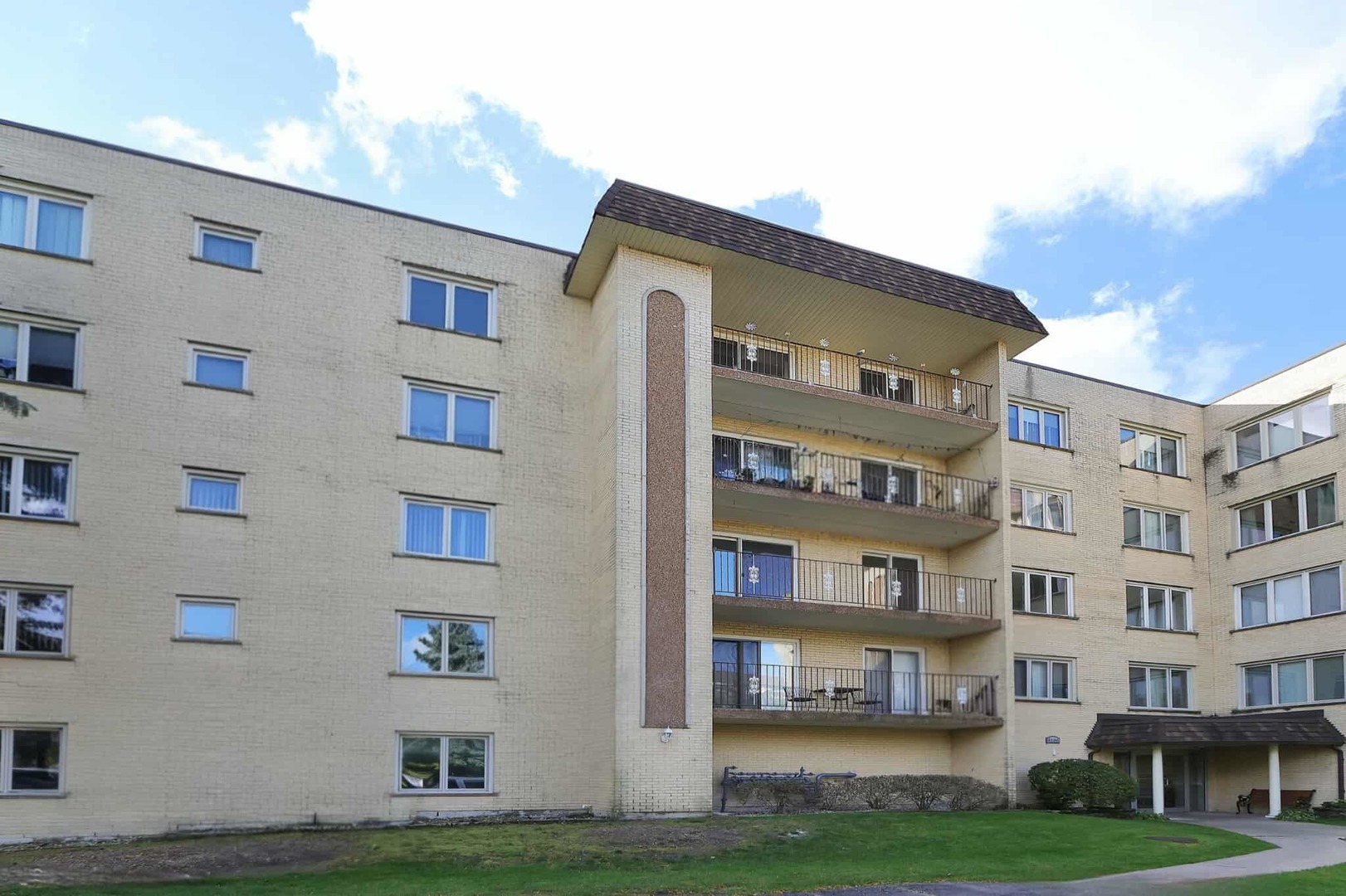 4106 N NARRAGANSETT Avenue #301, Chicago, IL 60634