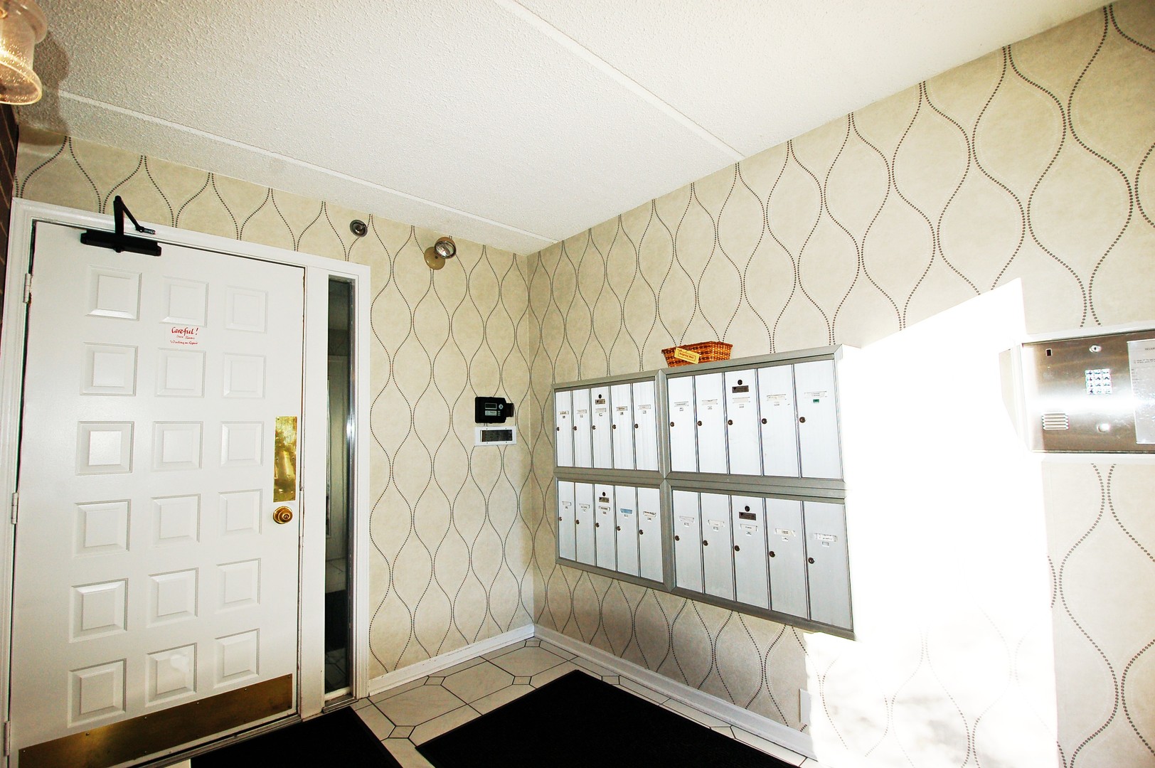 104 N Pine Avenue #302, Arlington Heights, IL 60004