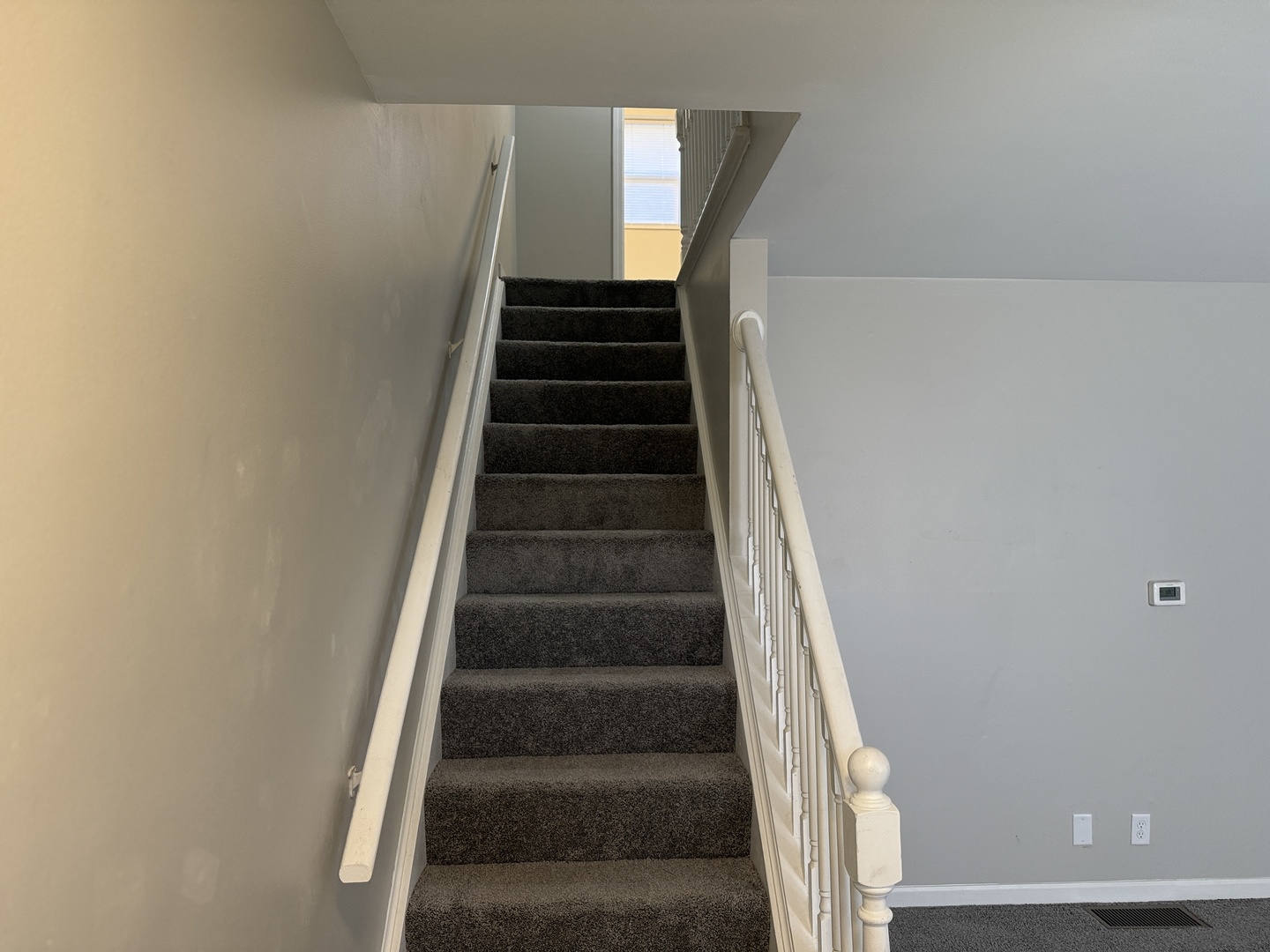 685 OLD INDIAN TRAIL Road, Aurora, IL 60506