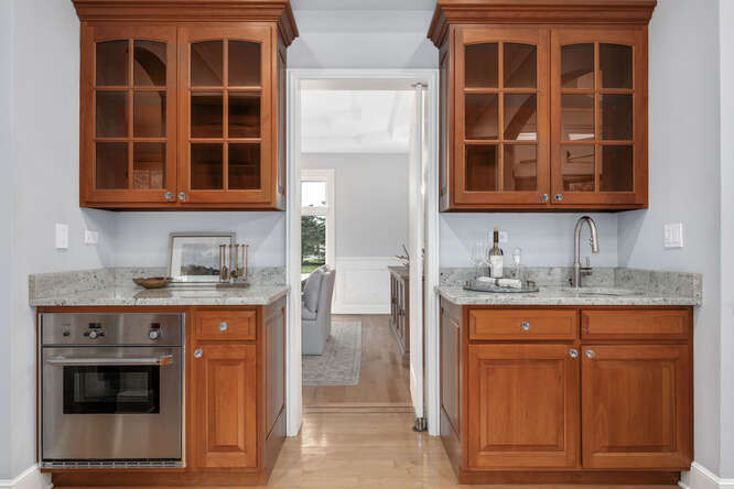 11361 W Plainfield Road, Indian Head Park, IL 60525