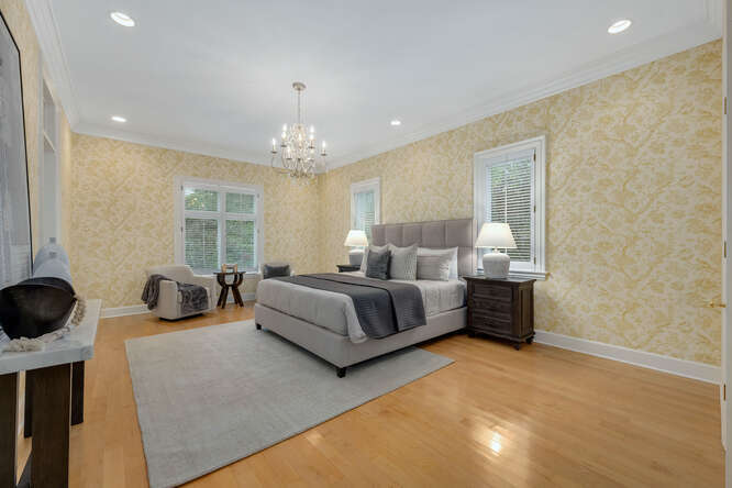 11361 W Plainfield Road, Indian Head Park, IL 60525