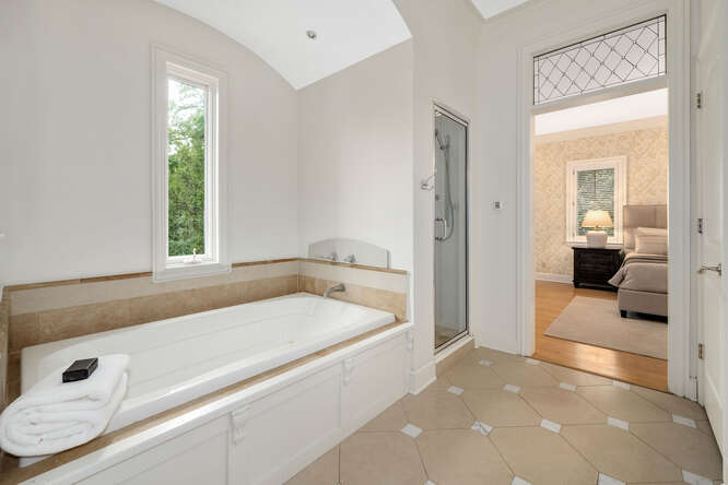 11361 W Plainfield Road, Indian Head Park, IL 60525