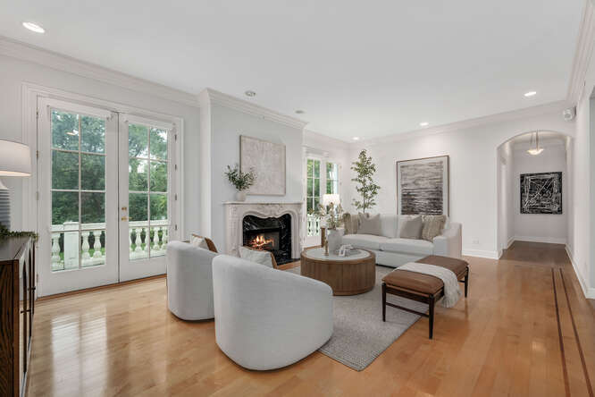 11361 W Plainfield Road, Indian Head Park, IL 60525