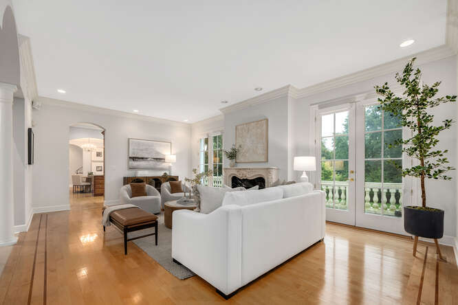 11361 W Plainfield Road, Indian Head Park, IL 60525