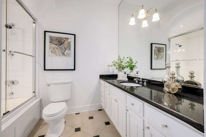 11361 W Plainfield Road, Indian Head Park, IL 60525