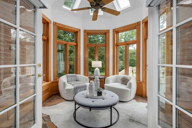 11361 W Plainfield Road, Indian Head Park, IL 60525