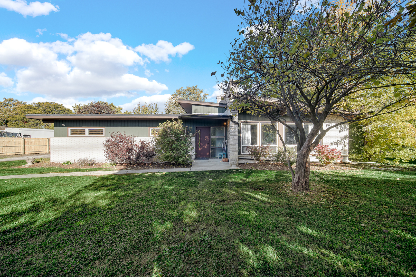 19W034 18th Place, Lombard, IL 60148