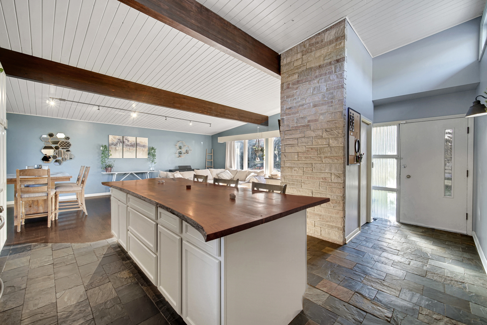 19W034 18th Place, Lombard, IL 60148