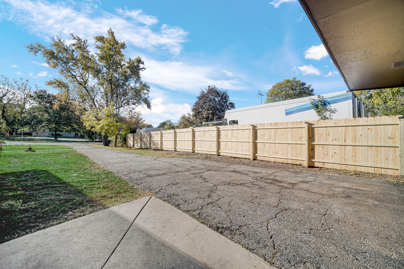 19W034 18th Place, Lombard, IL 60148