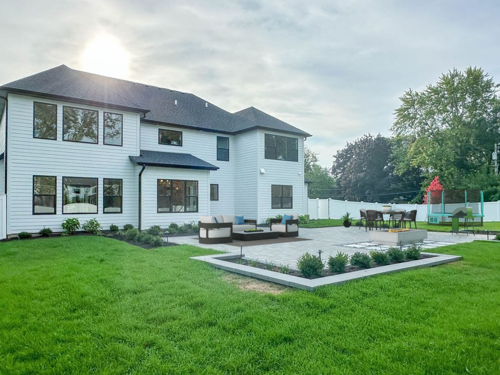 5s504 Radcliff Road, Naperville, IL 60563