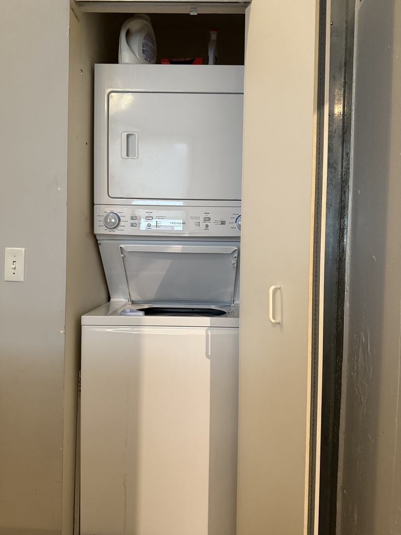 20 N STATE Street #801, Chicago, IL 60602