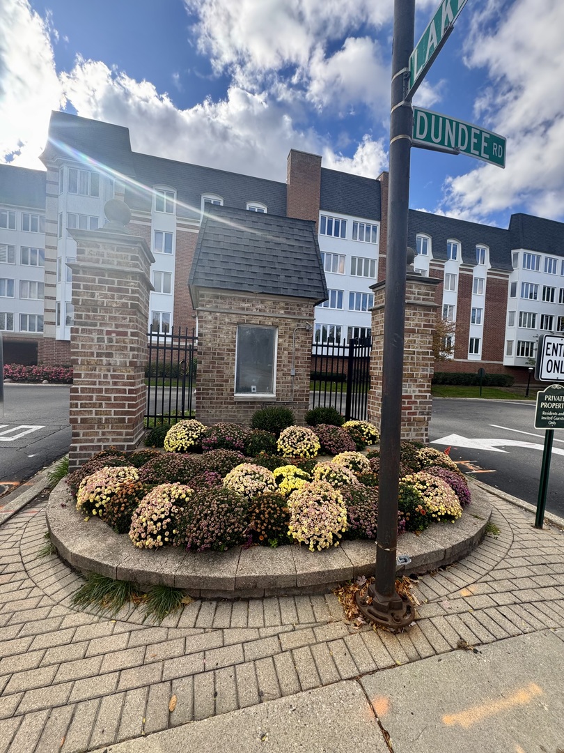 100 Lake Boulevard #603, Buffalo Grove, IL 60089